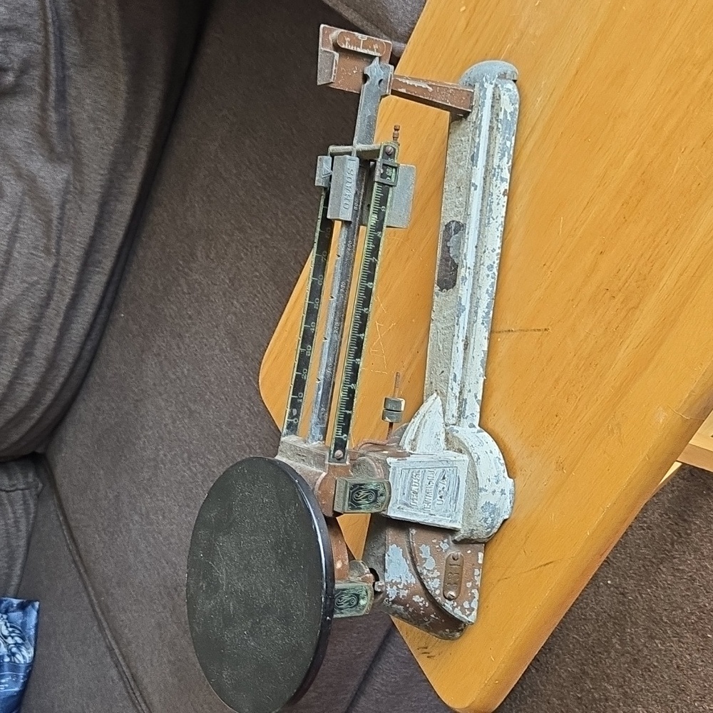 Vintage Metal Balance Scale